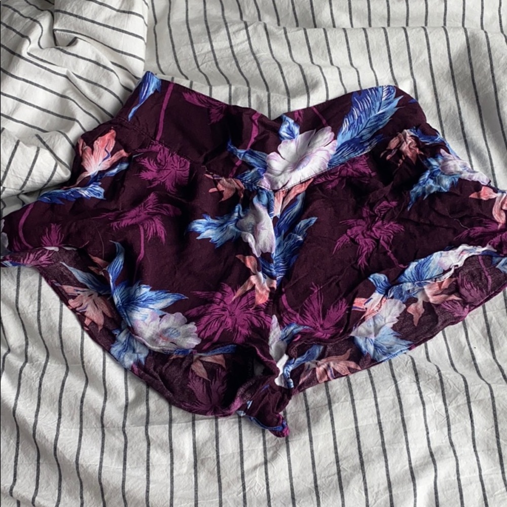american eagle flowy shorts